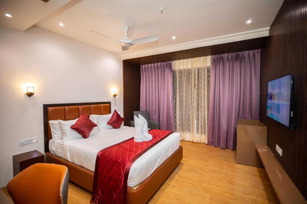 Hotel Silver Cle Hyderabad Eksteriør billede