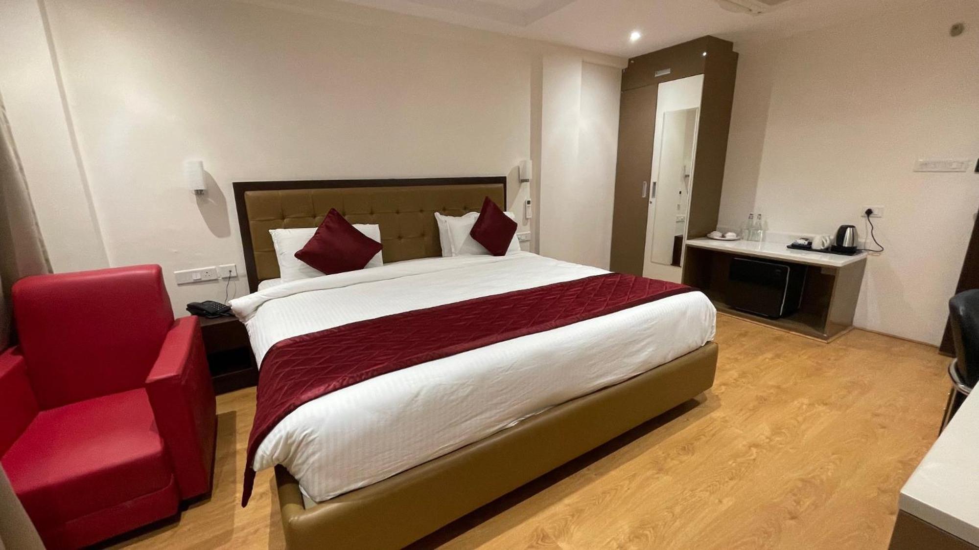Hotel Silver Cle Hyderabad Eksteriør billede