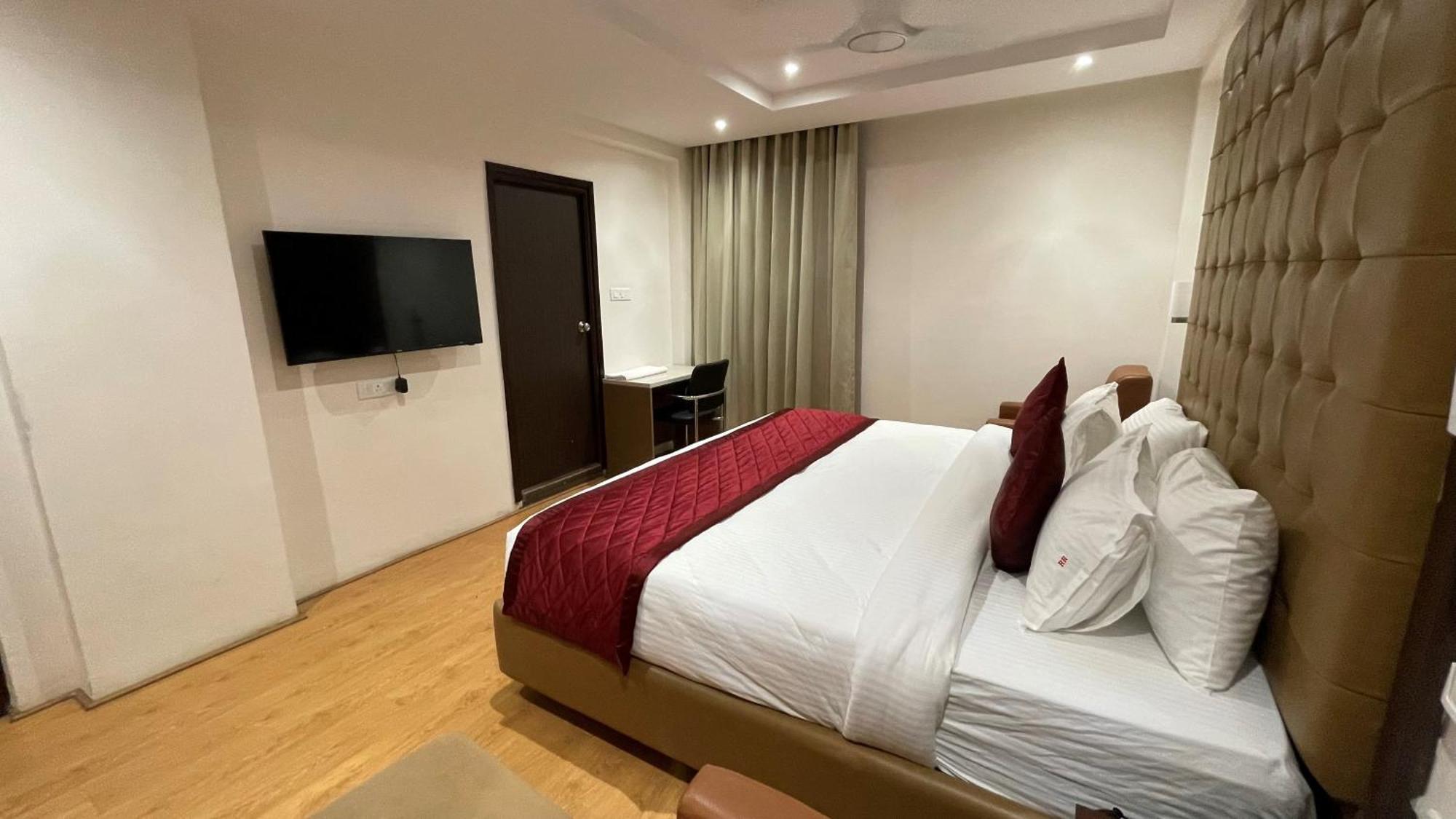 Hotel Silver Cle Hyderabad Eksteriør billede