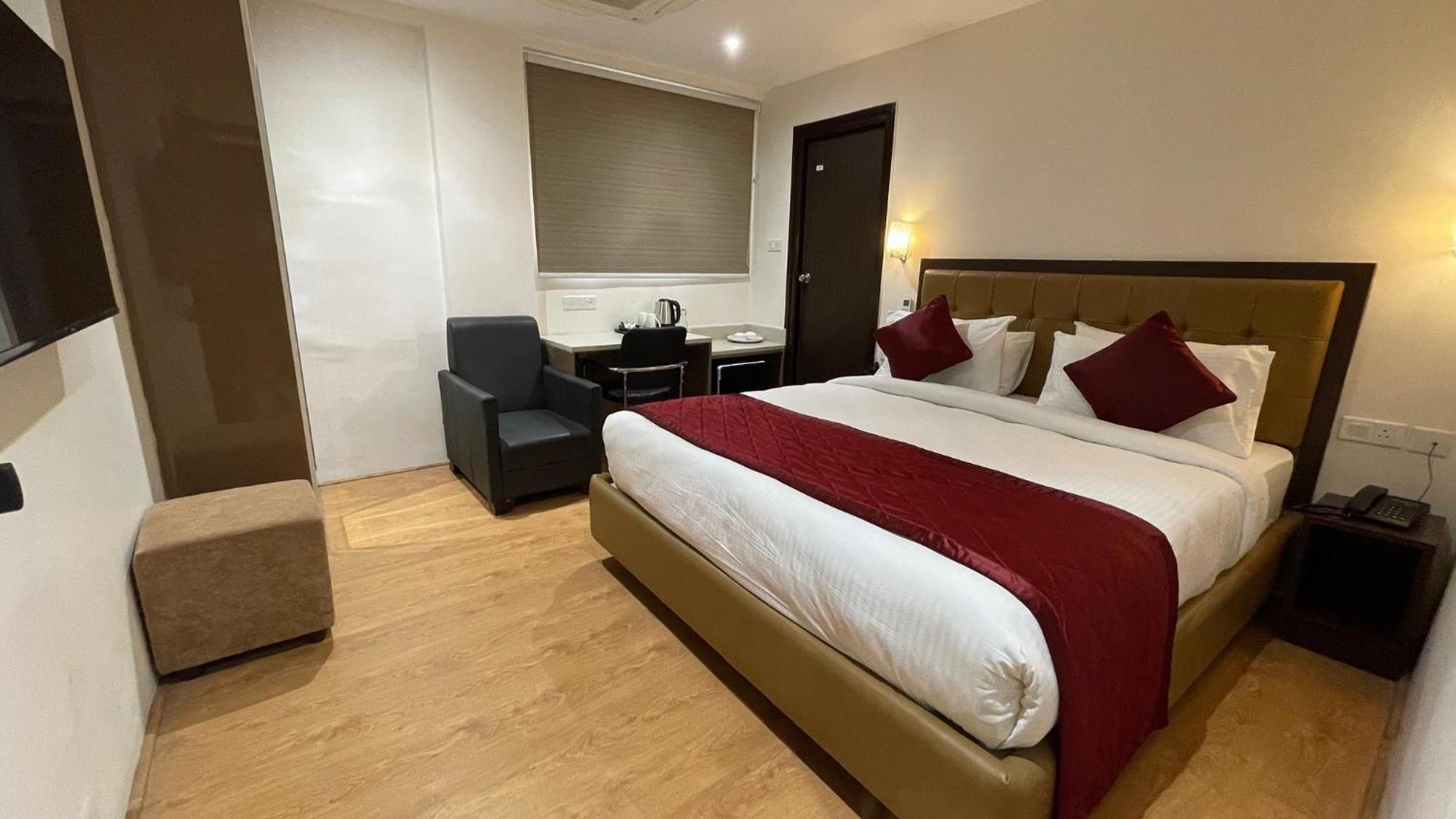 Hotel Silver Cle Hyderabad Eksteriør billede