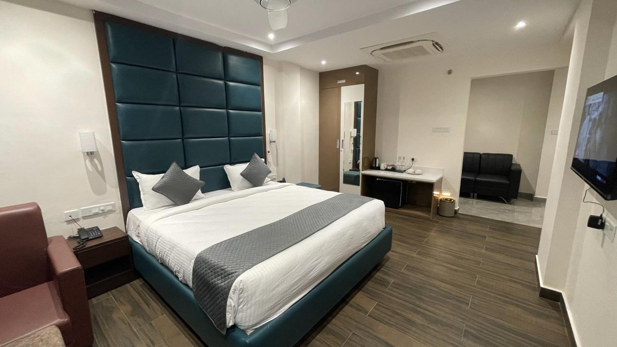 Hotel Silver Cle Hyderabad Eksteriør billede