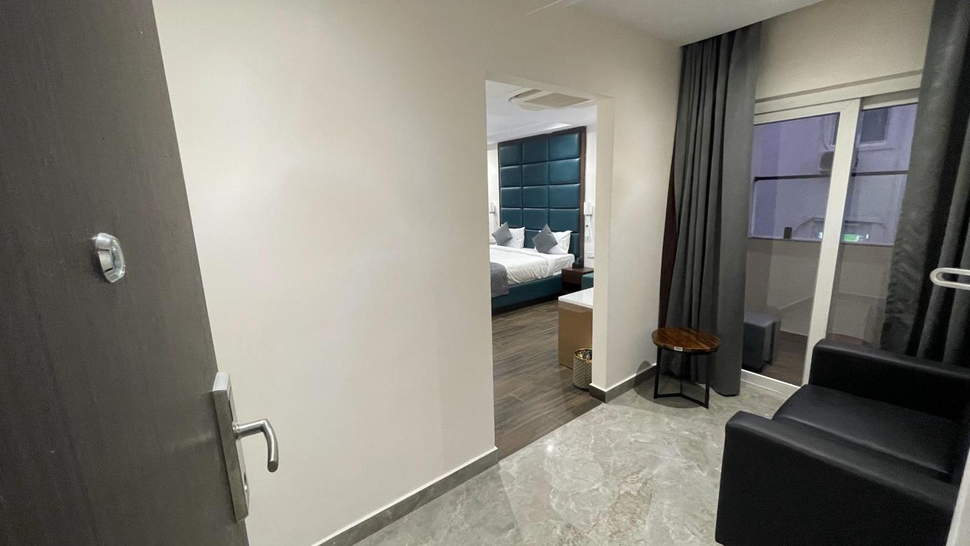 Hotel Silver Cle Hyderabad Eksteriør billede